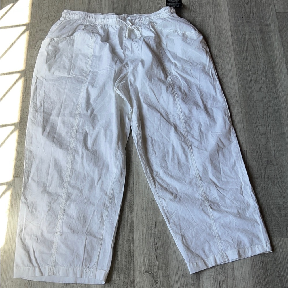 White Casual Pants.    CAJA # 1